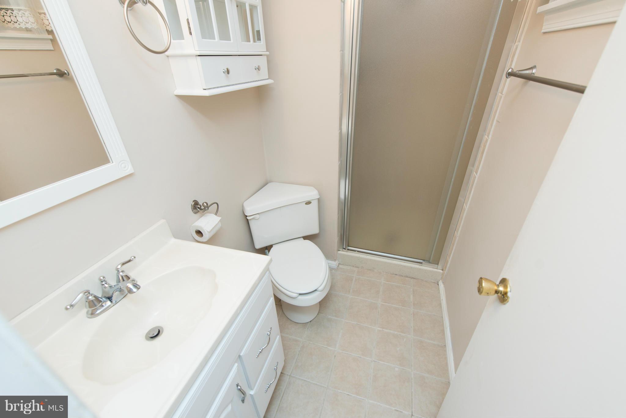 WOODLAND BEACH - Residential Lease