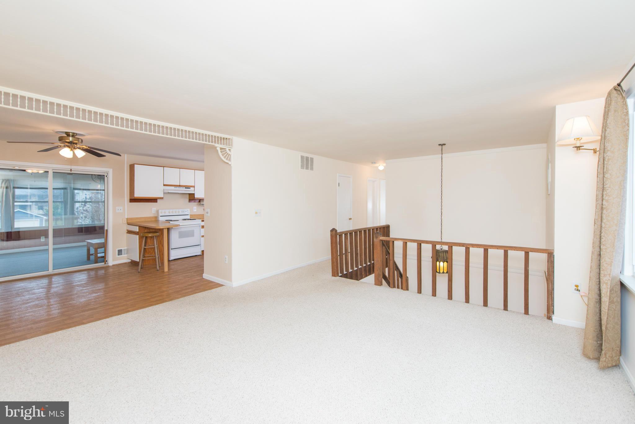 WOODLAND BEACH - Residential Lease