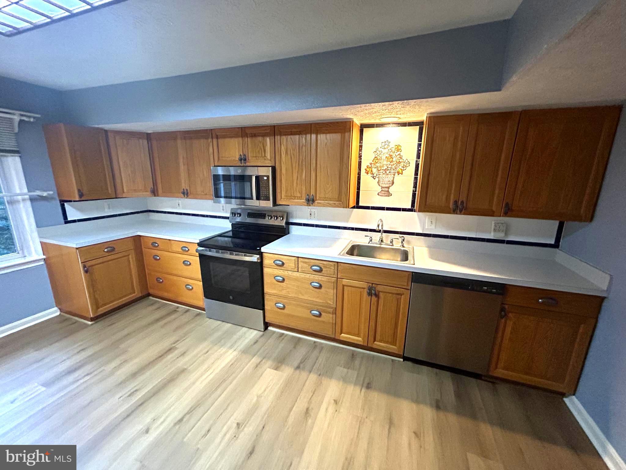 15723 EDGEWOOD DRIVE