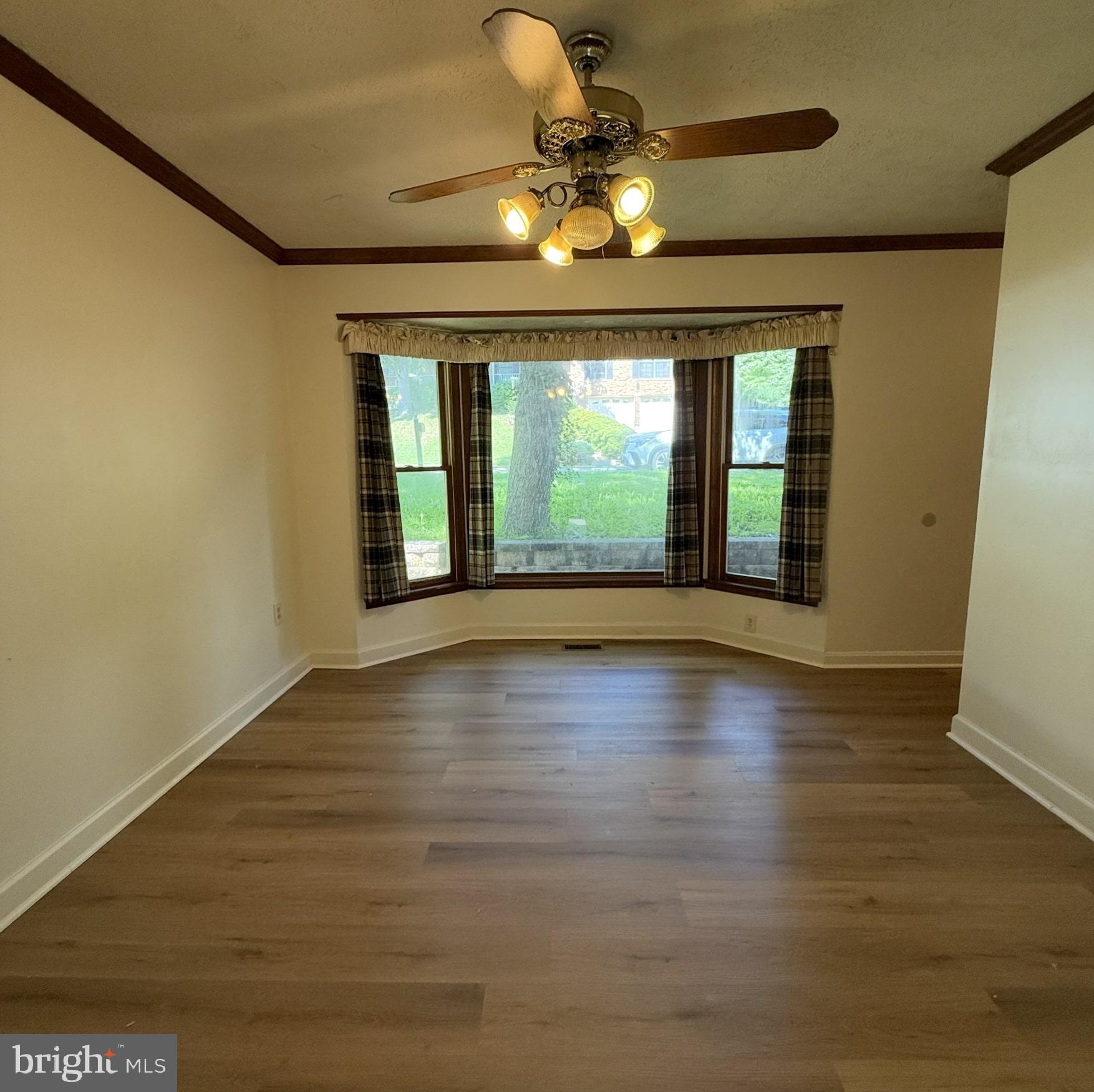 COUNTRY CLUB LAKE - Residential Lease