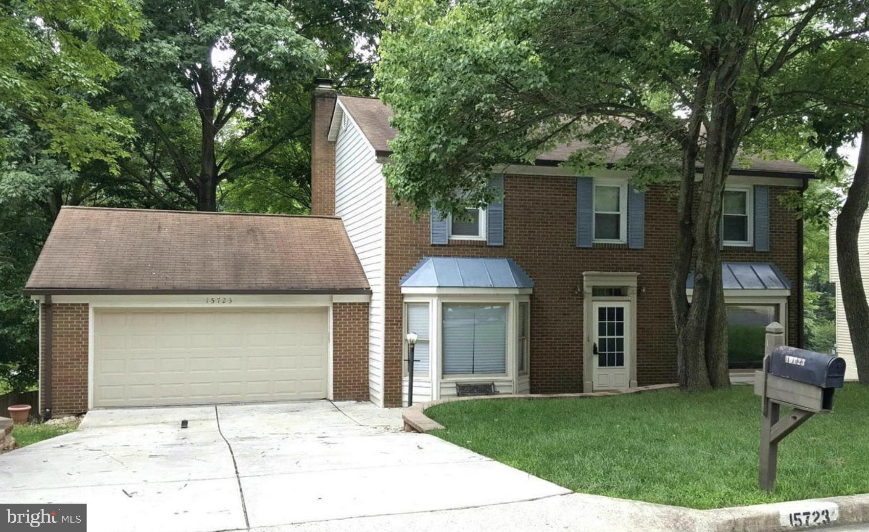 COUNTRY CLUB LAKE - Residential Lease
