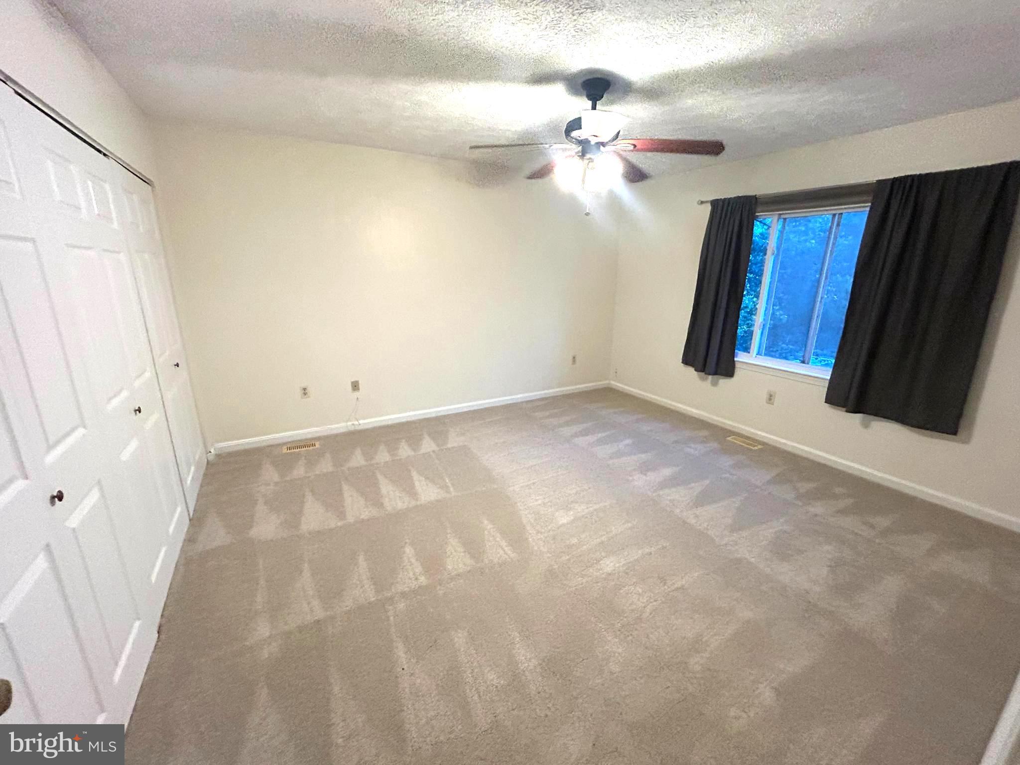 COUNTRY CLUB LAKE - Residential Lease