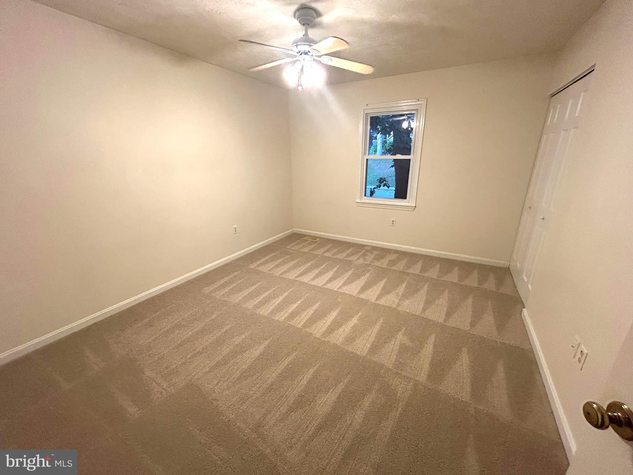 COUNTRY CLUB LAKE - Residential Lease