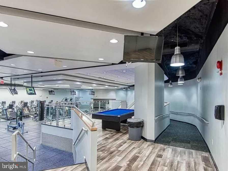 RIVER PLACE SOUTH - Residential