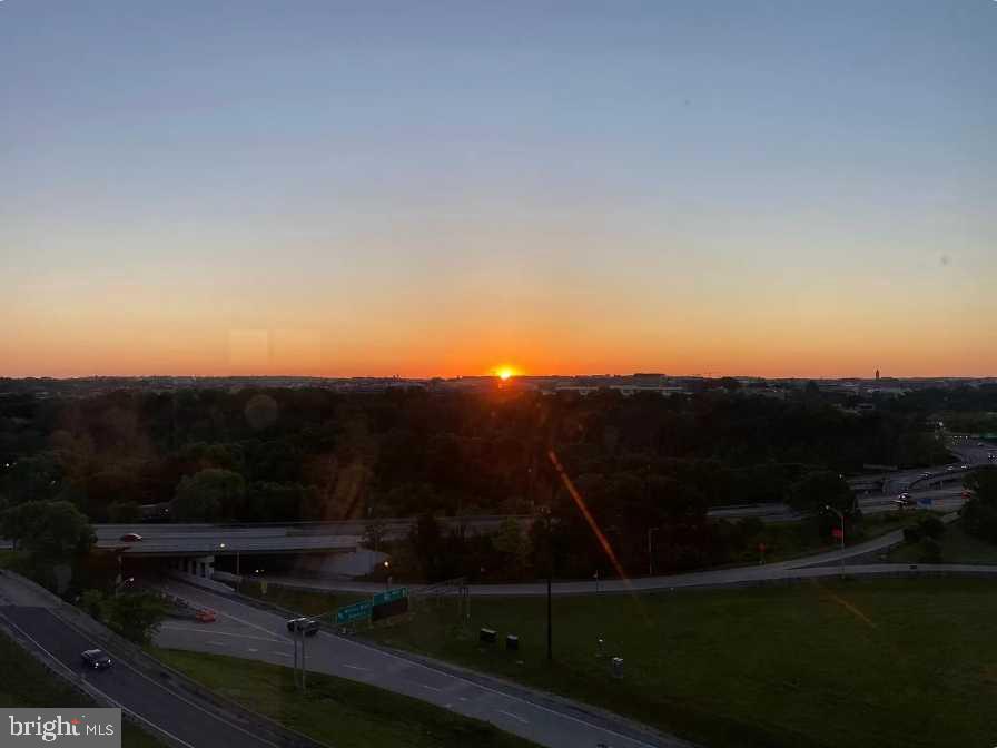 RIVER PLACE SOUTH - Residential