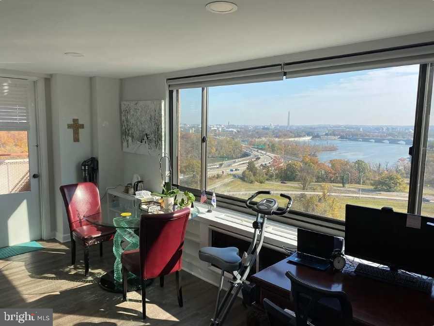 1011 ARLINGTON BOULEVARD 1030