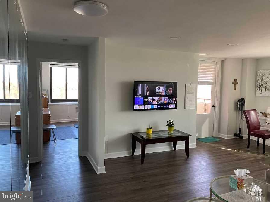 RIVER PLACE SOUTH - Residential