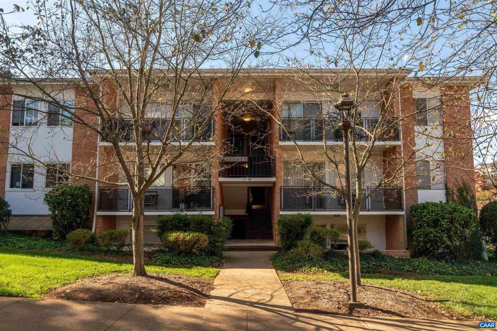 Photo of 1800 Jefferson Park Ave #39, CHARLOTTESVILLE, VA 22903 (MLS # 670463)