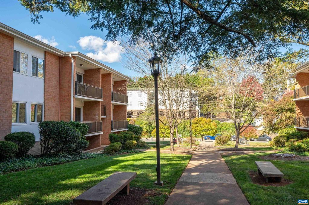 Photo of 1800 Jefferson Park Ave #39, CHARLOTTESVILLE, VA 22903 (MLS # 670463)