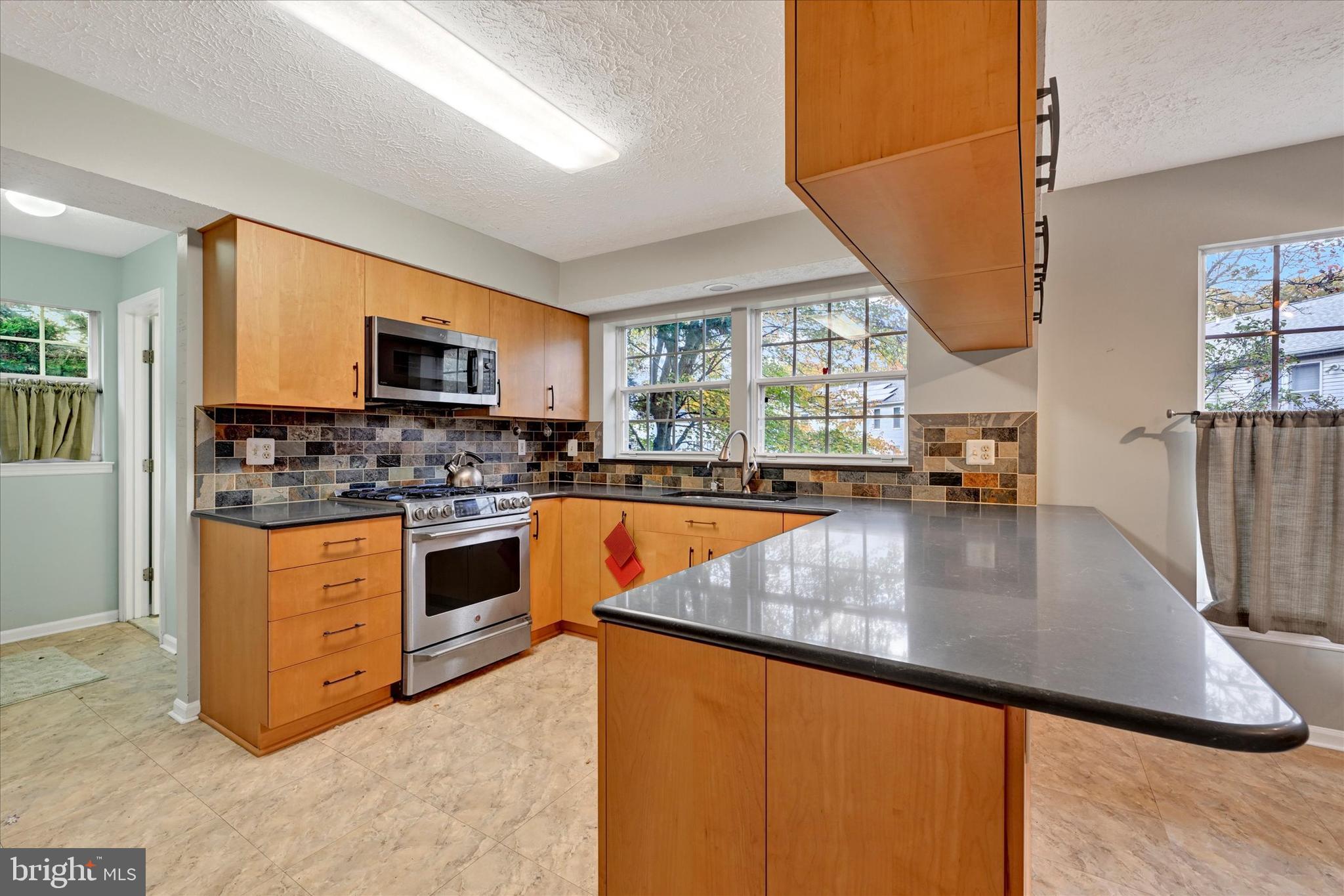 3 THISTEL DELL COURT