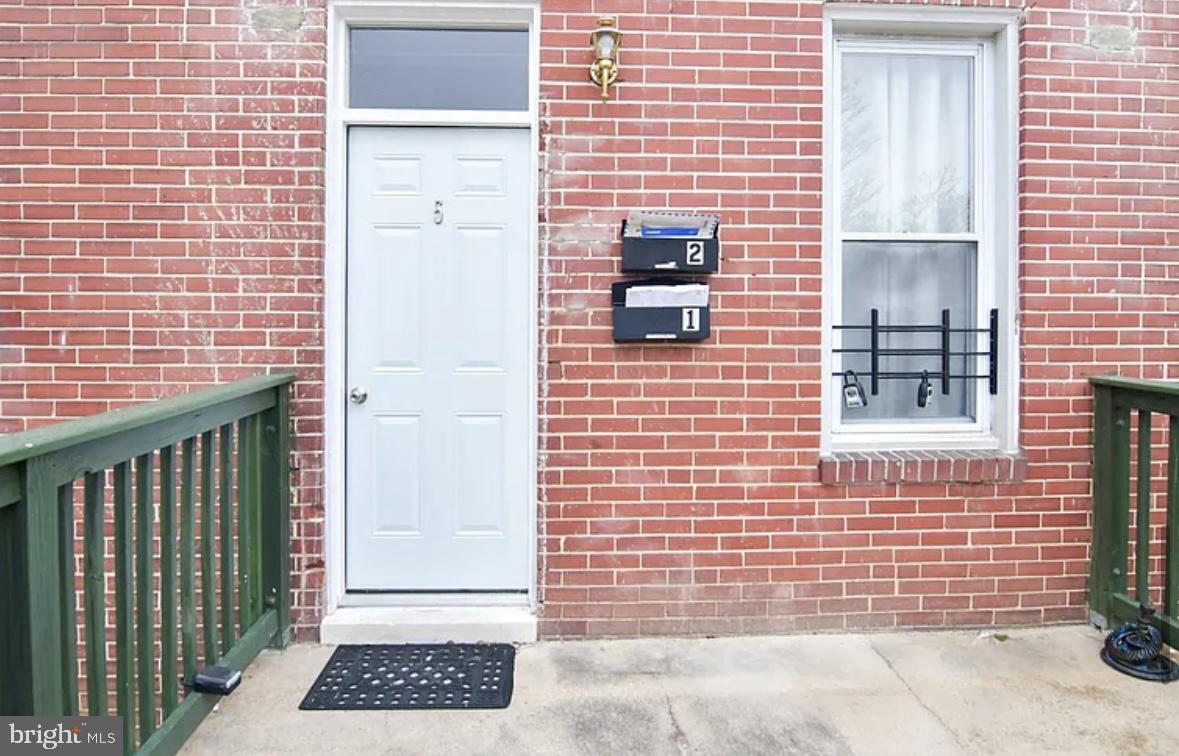 BALTIMORE HIGHLANDS - Residential Lease