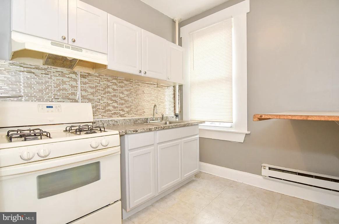 BALTIMORE HIGHLANDS - Residential Lease