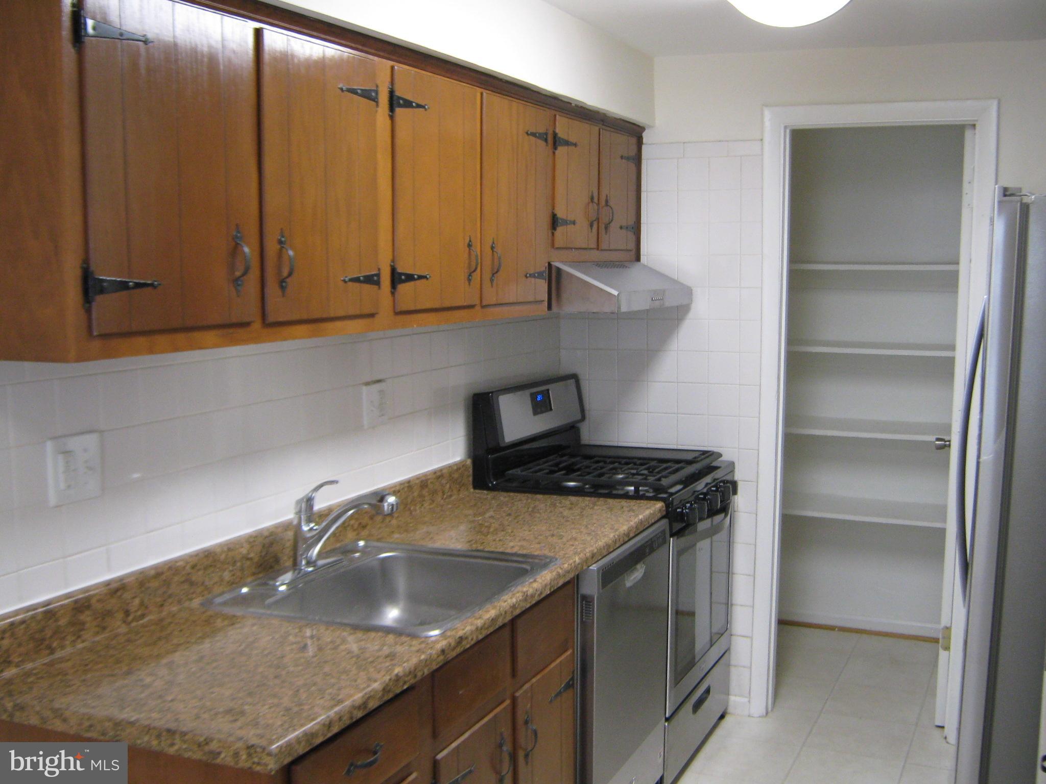 GREENWICH HILL - Residential