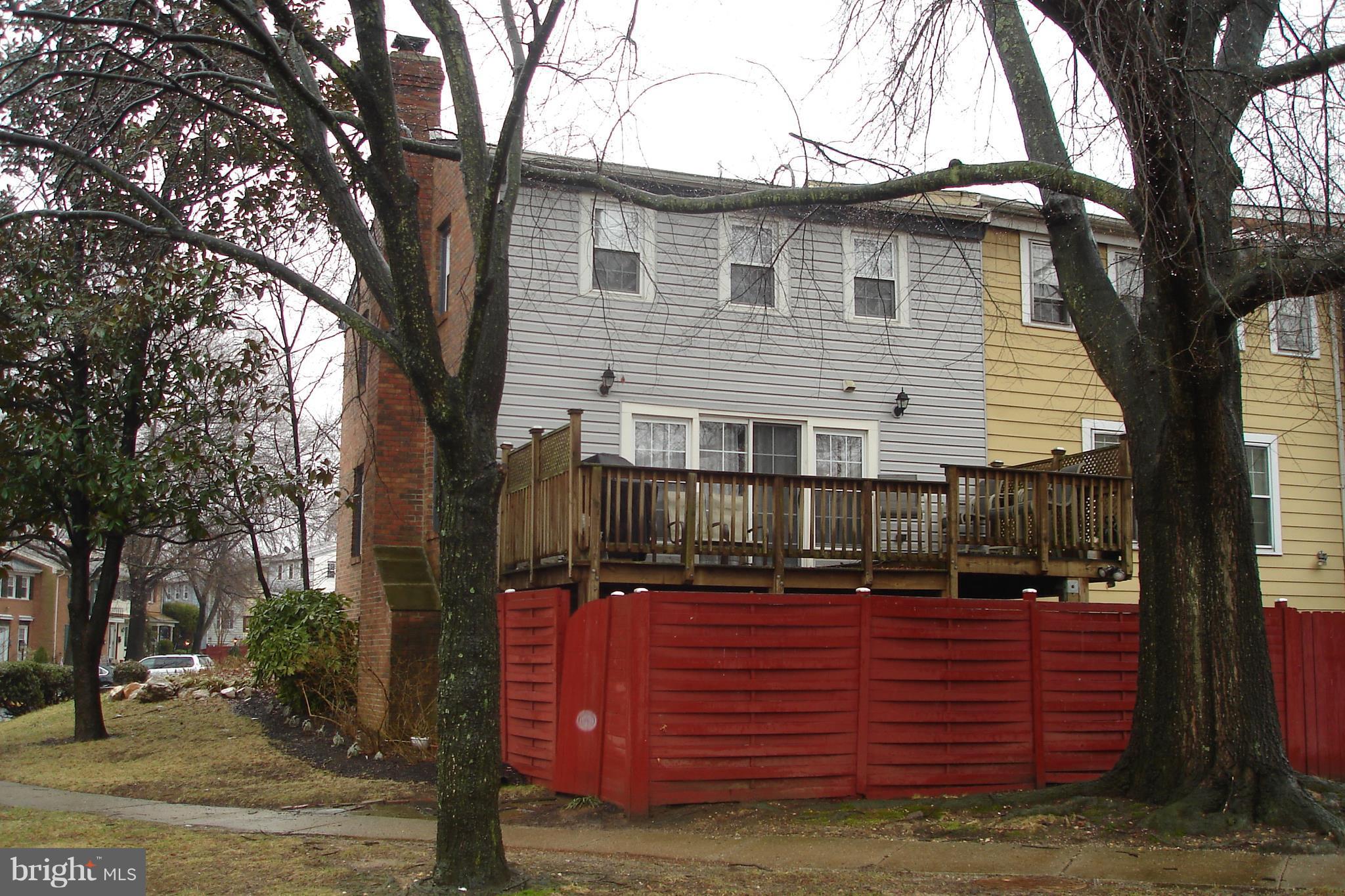 GREENWICH HILL - Residential