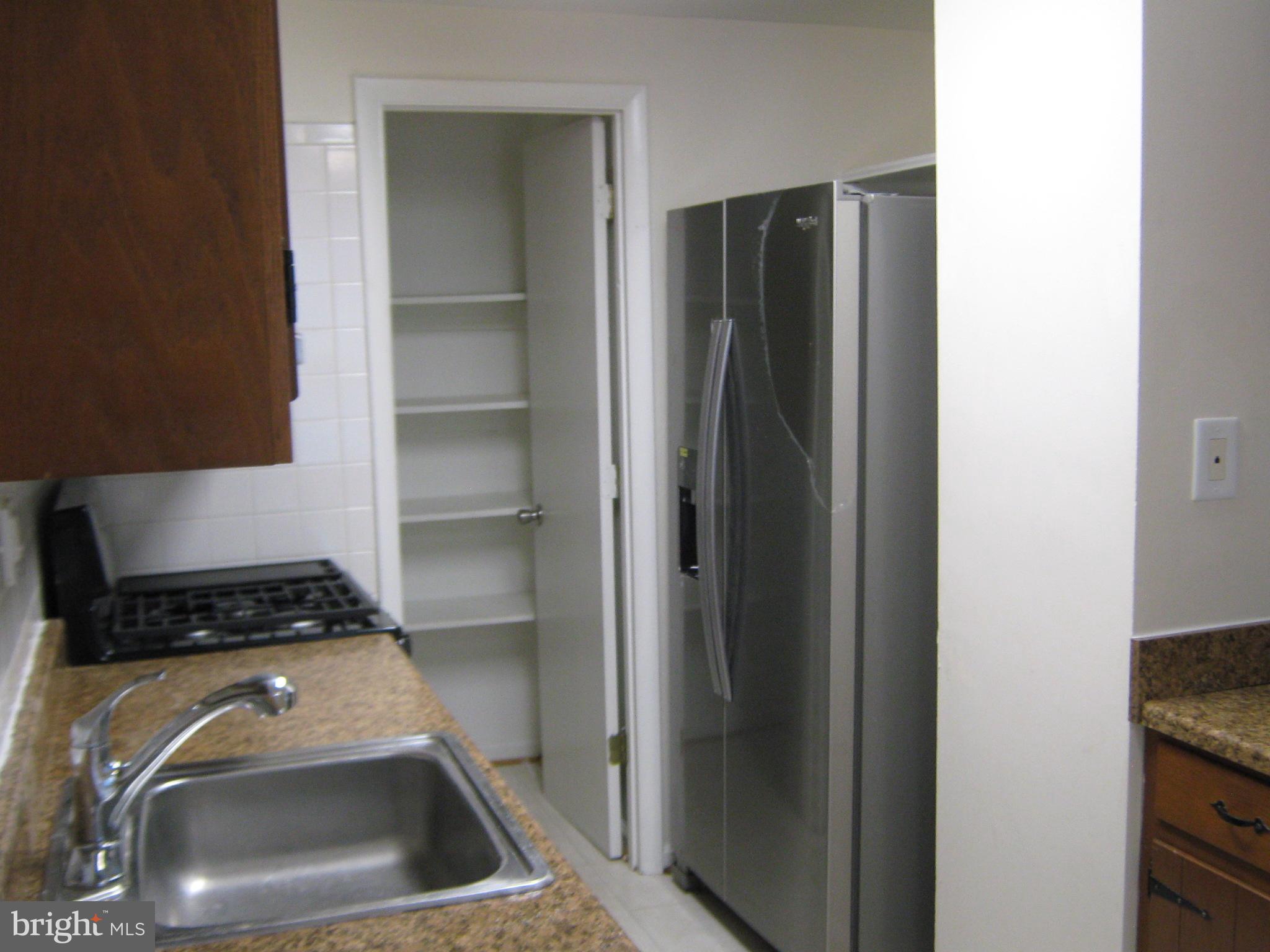 GREENWICH HILL - Residential