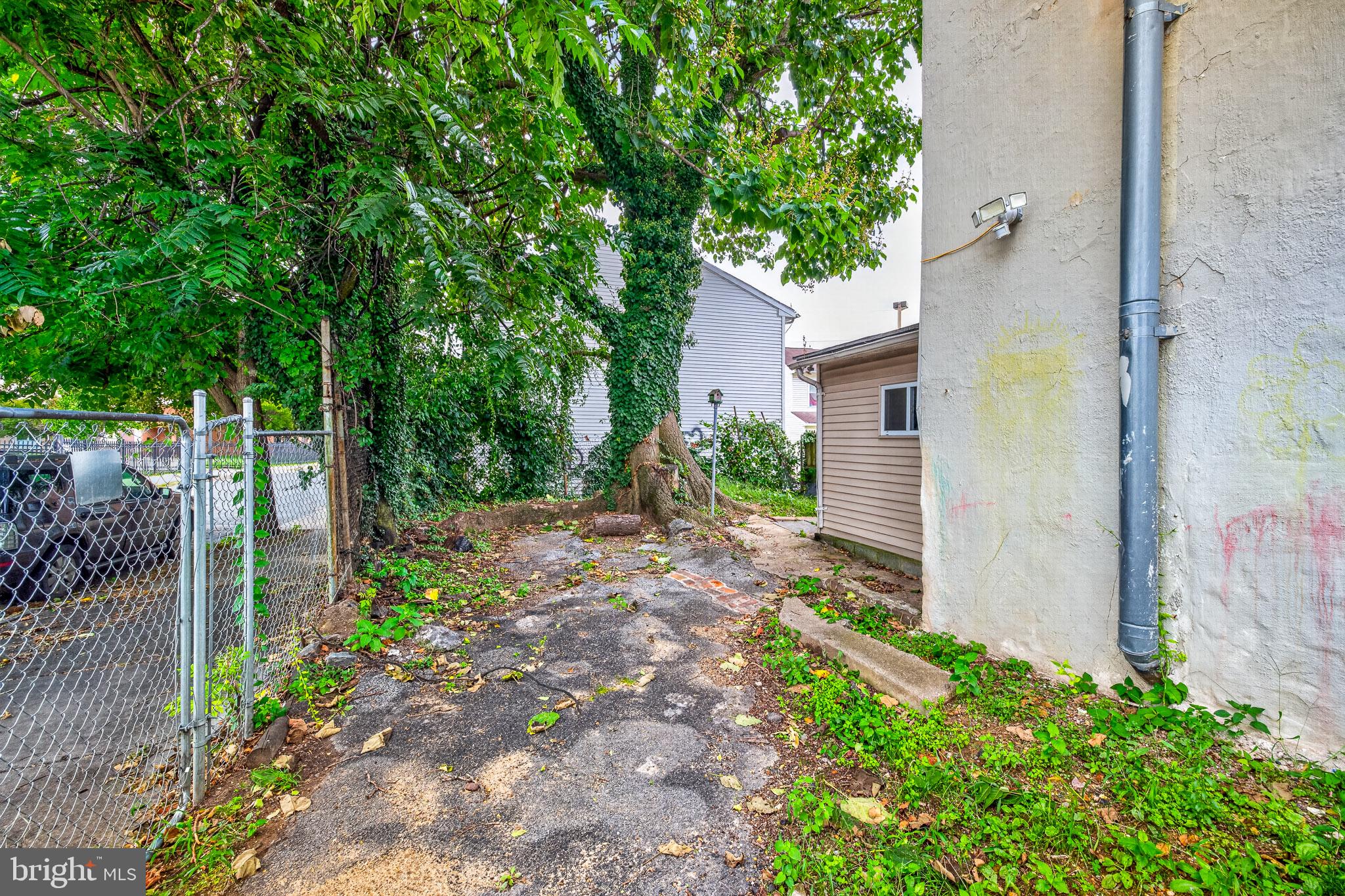 428 N SPRUCE STREET