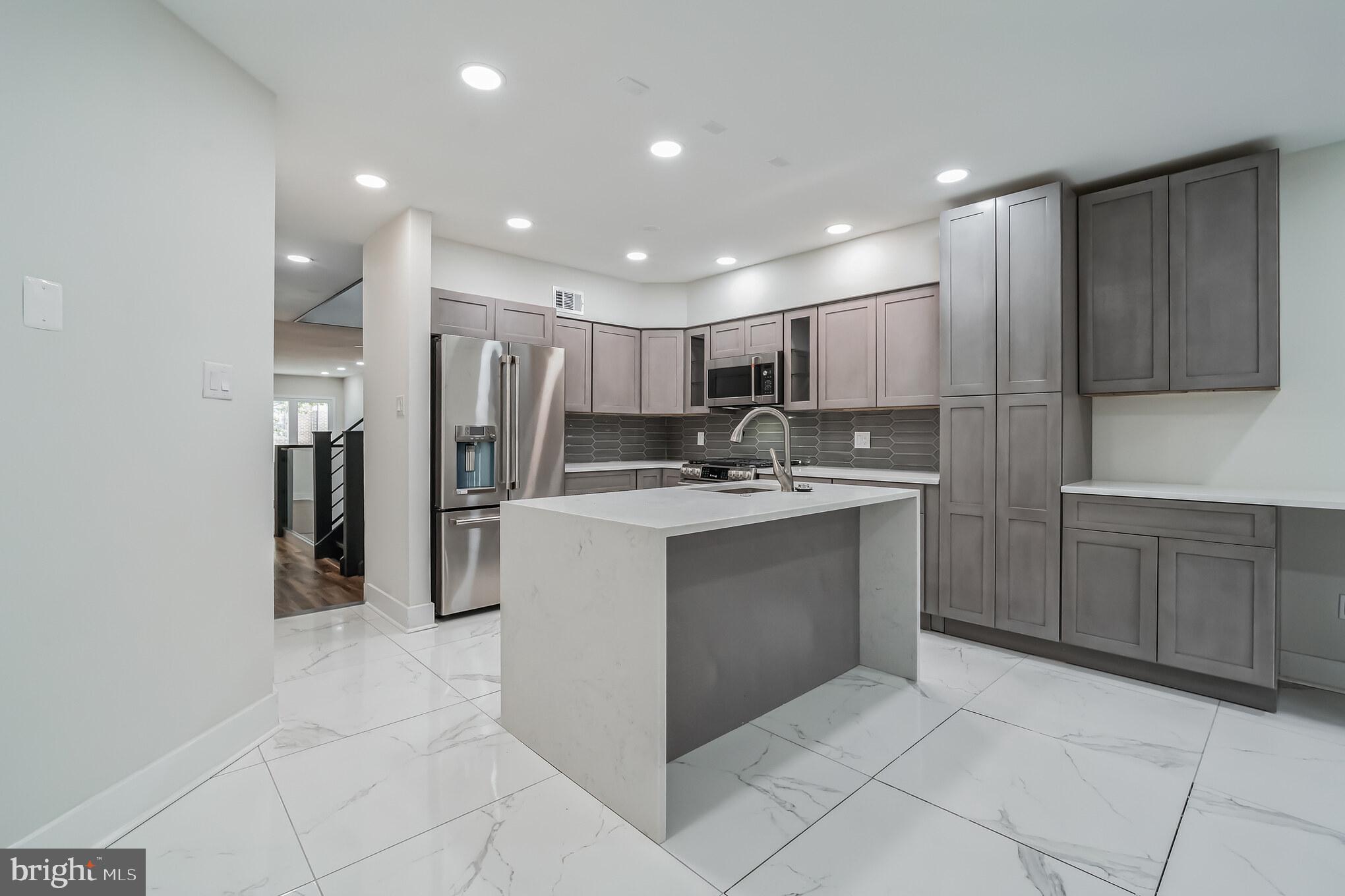 GRADUATE HOSPITAL - Residential