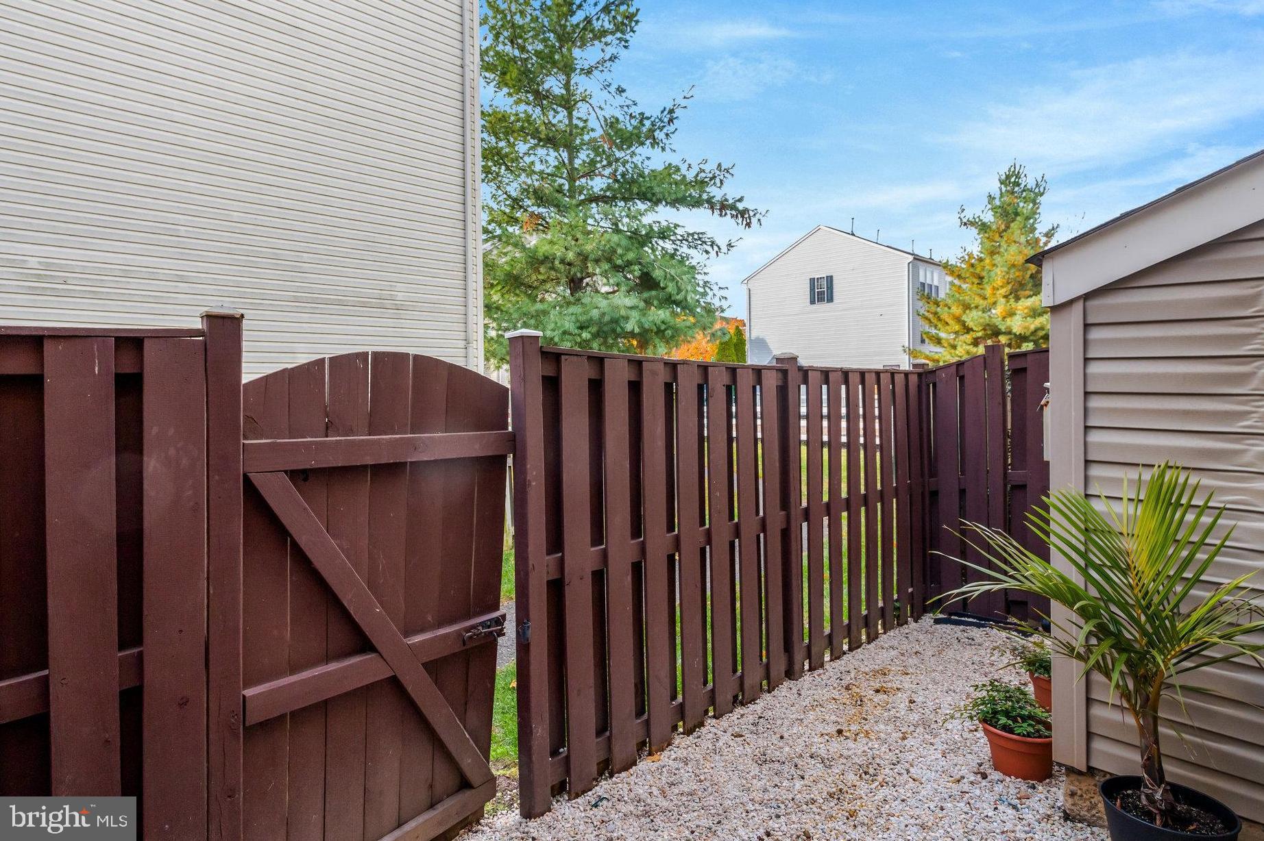 MOUNT VEE MANOR - Residential