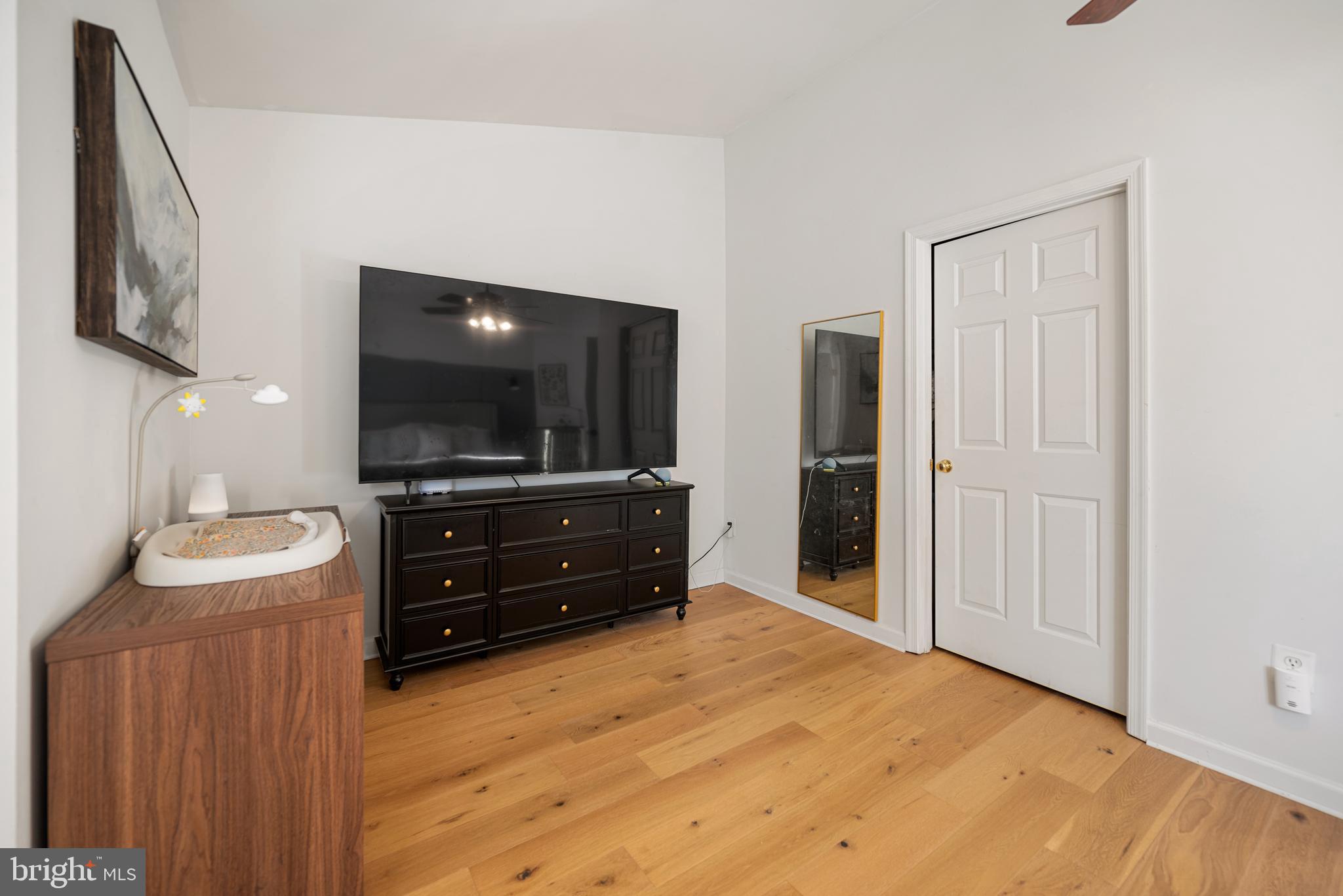 MOUNT VEE MANOR - Residential