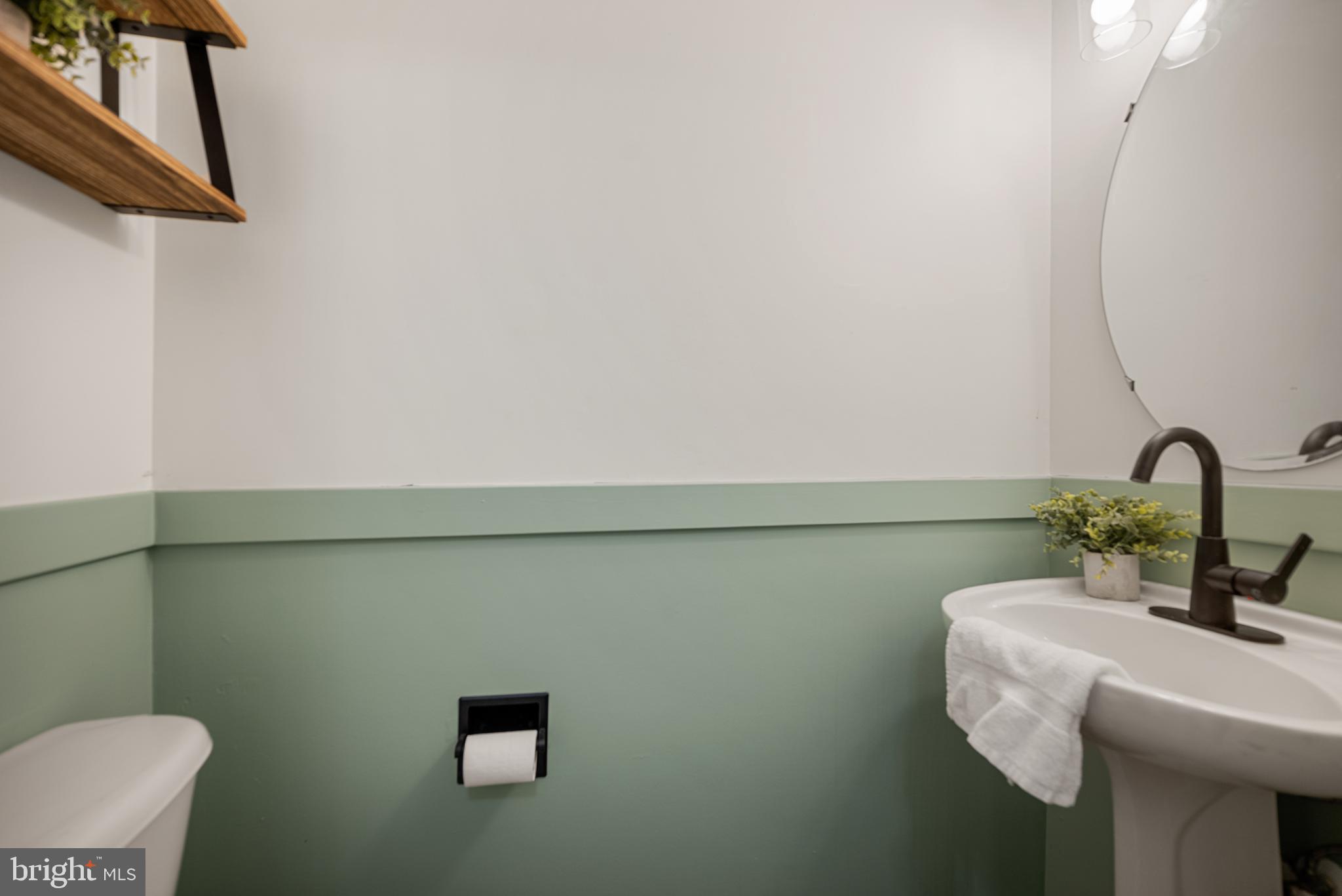 MOUNT VEE MANOR - Residential