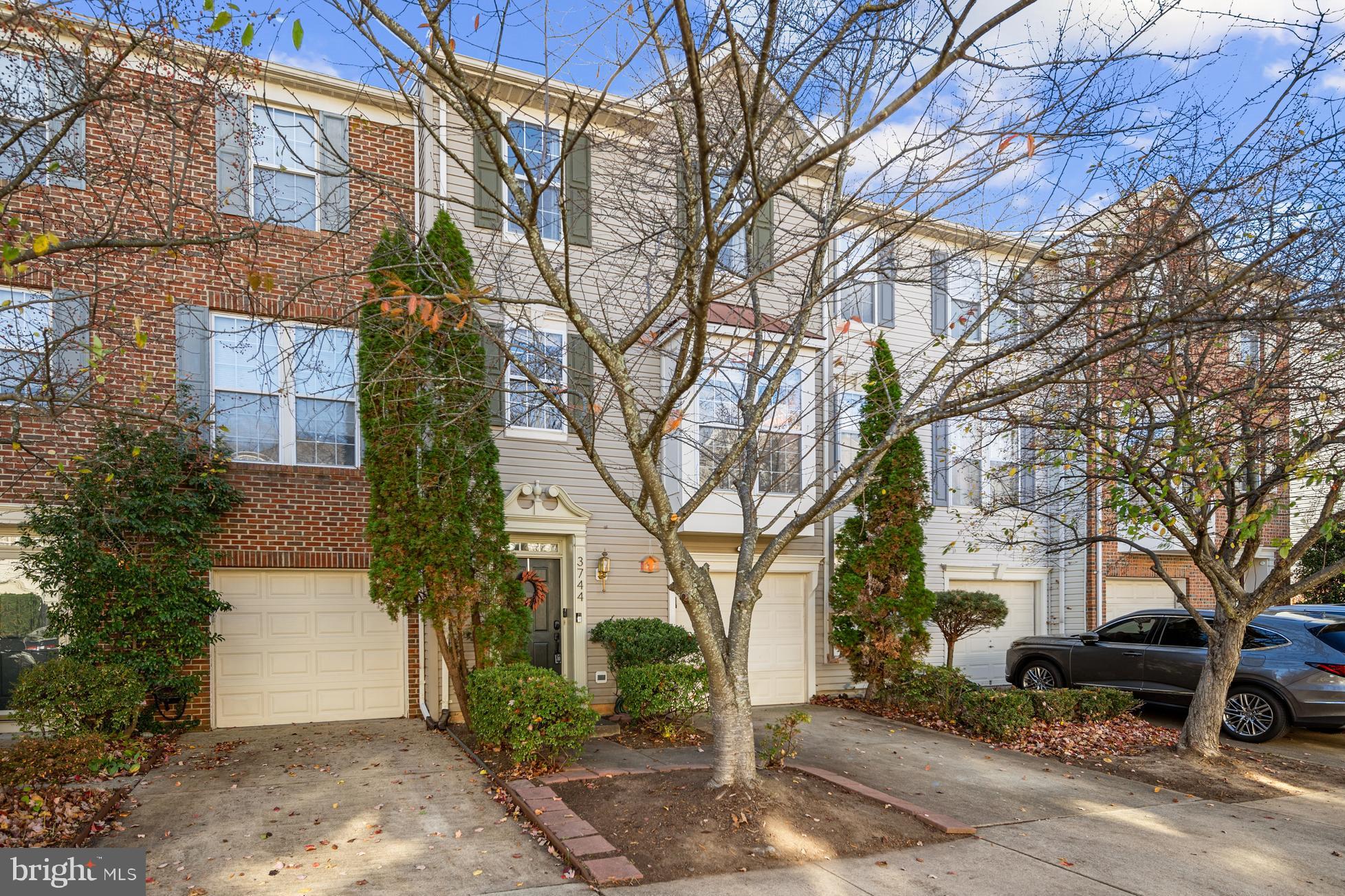 MOUNT VEE MANOR - Residential