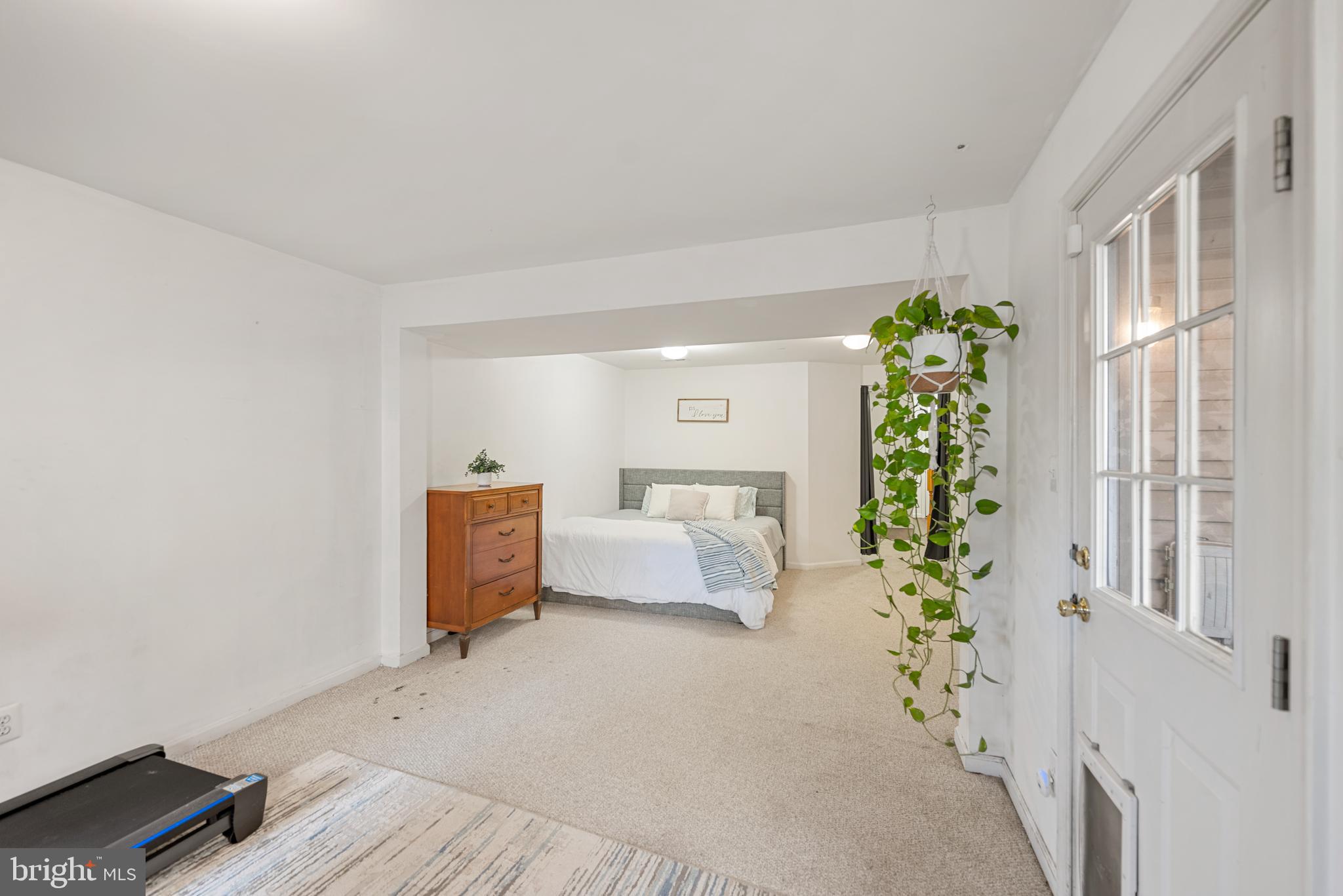 MOUNT VEE MANOR - Residential