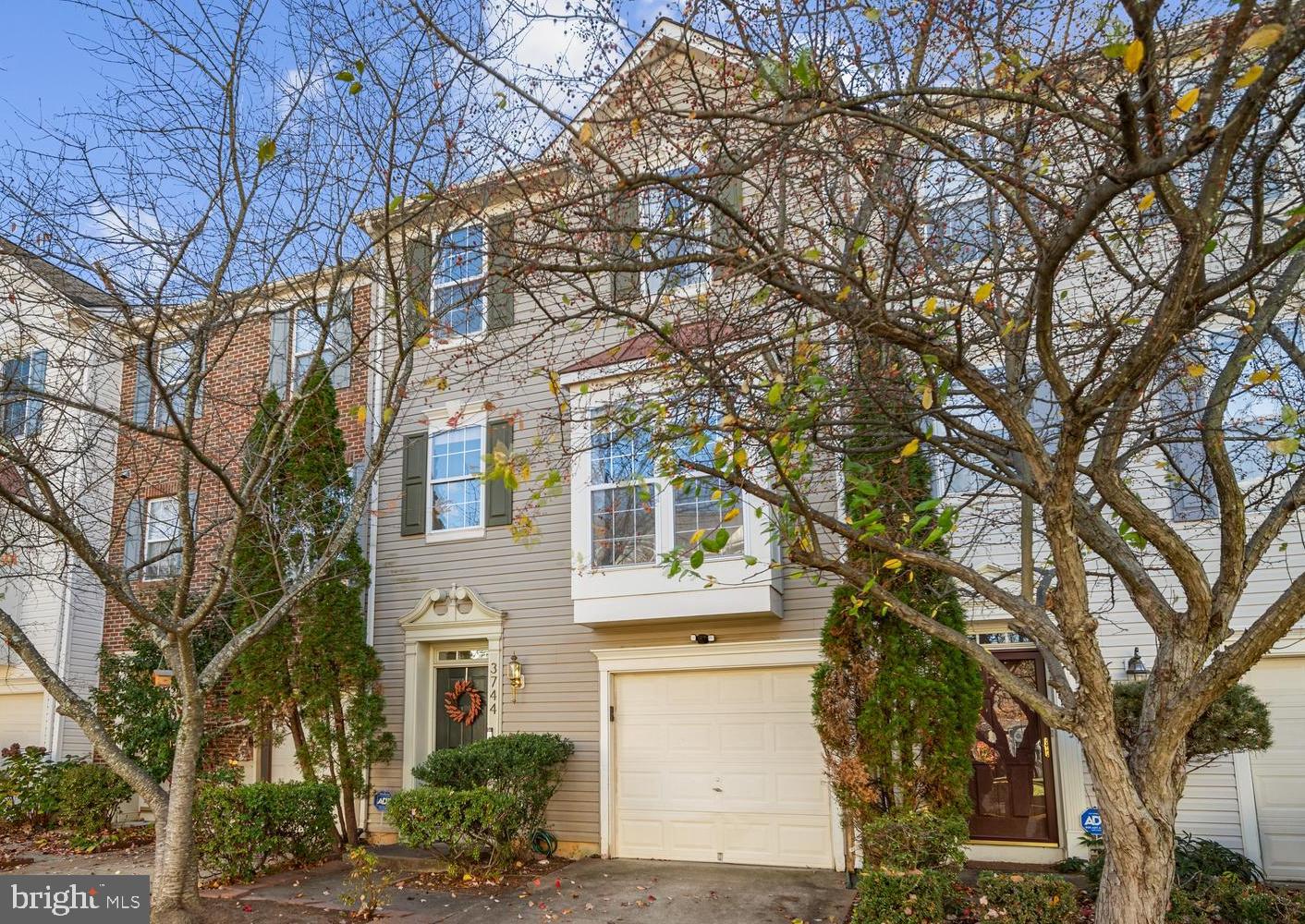 MOUNT VEE MANOR - Residential