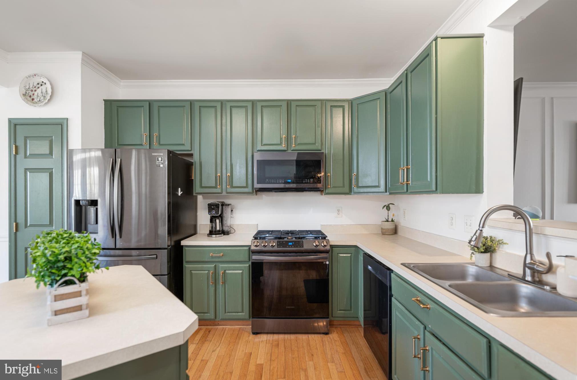 MOUNT VEE MANOR - Residential