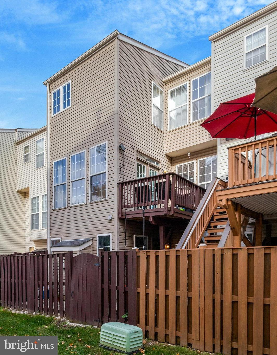 MOUNT VEE MANOR - Residential