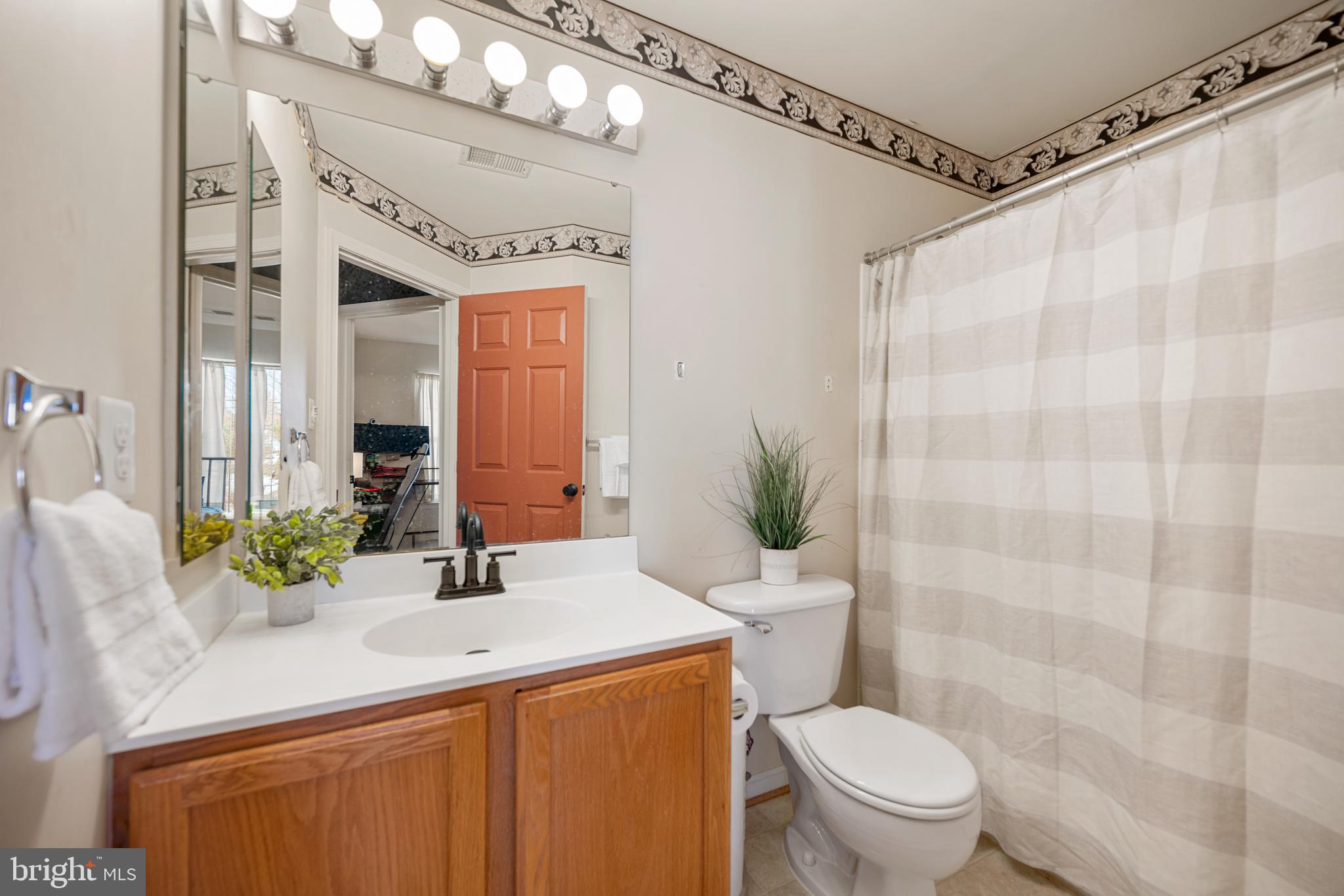 MOUNT VEE MANOR - Residential