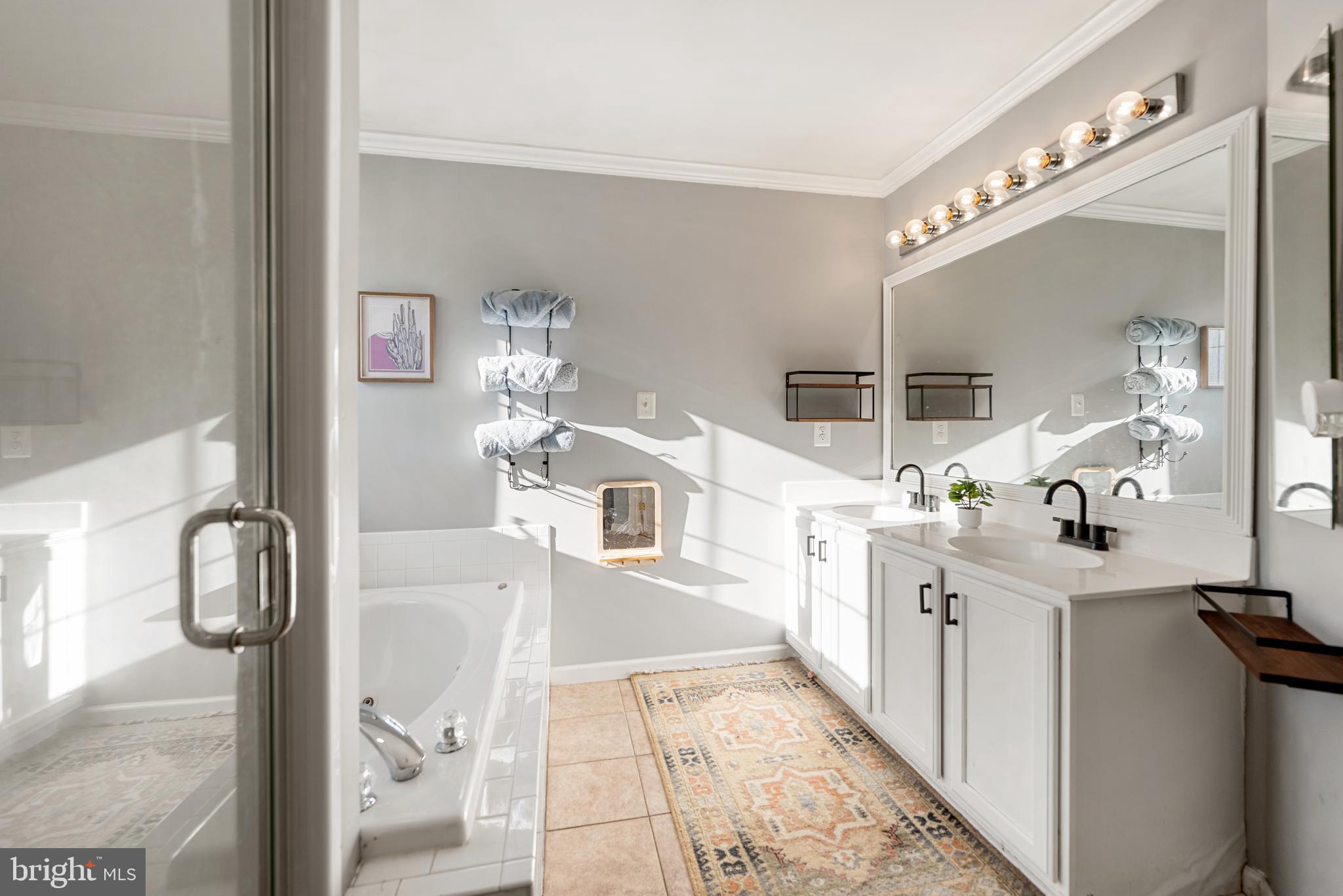 MOUNT VEE MANOR - Residential