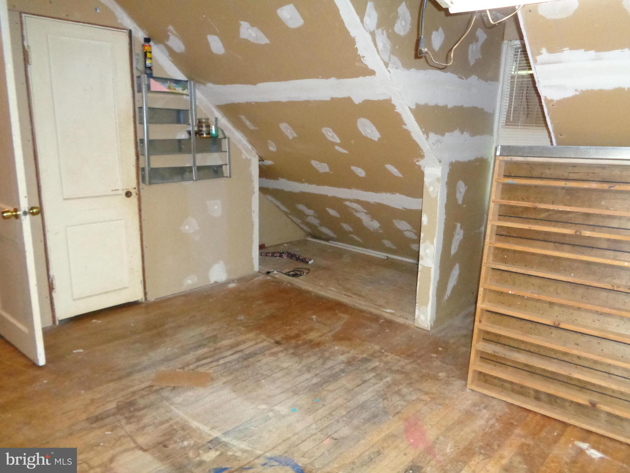 FRIENDLY FARMS - Residential