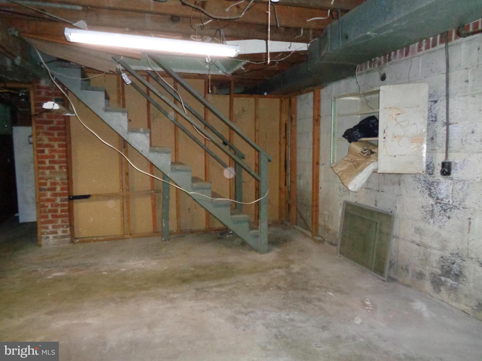 FRIENDLY FARMS - Residential