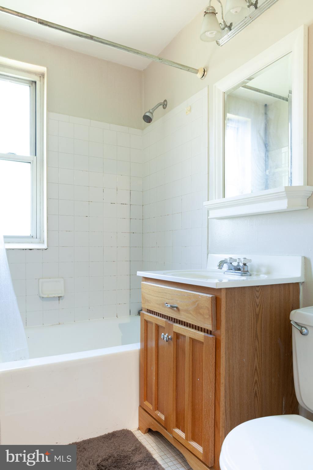 BUCKINGHAM COMMONS - Residential Lease