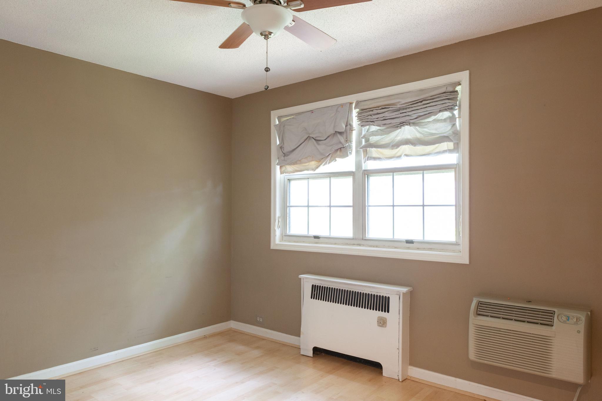 BUCKINGHAM COMMONS - Residential Lease
