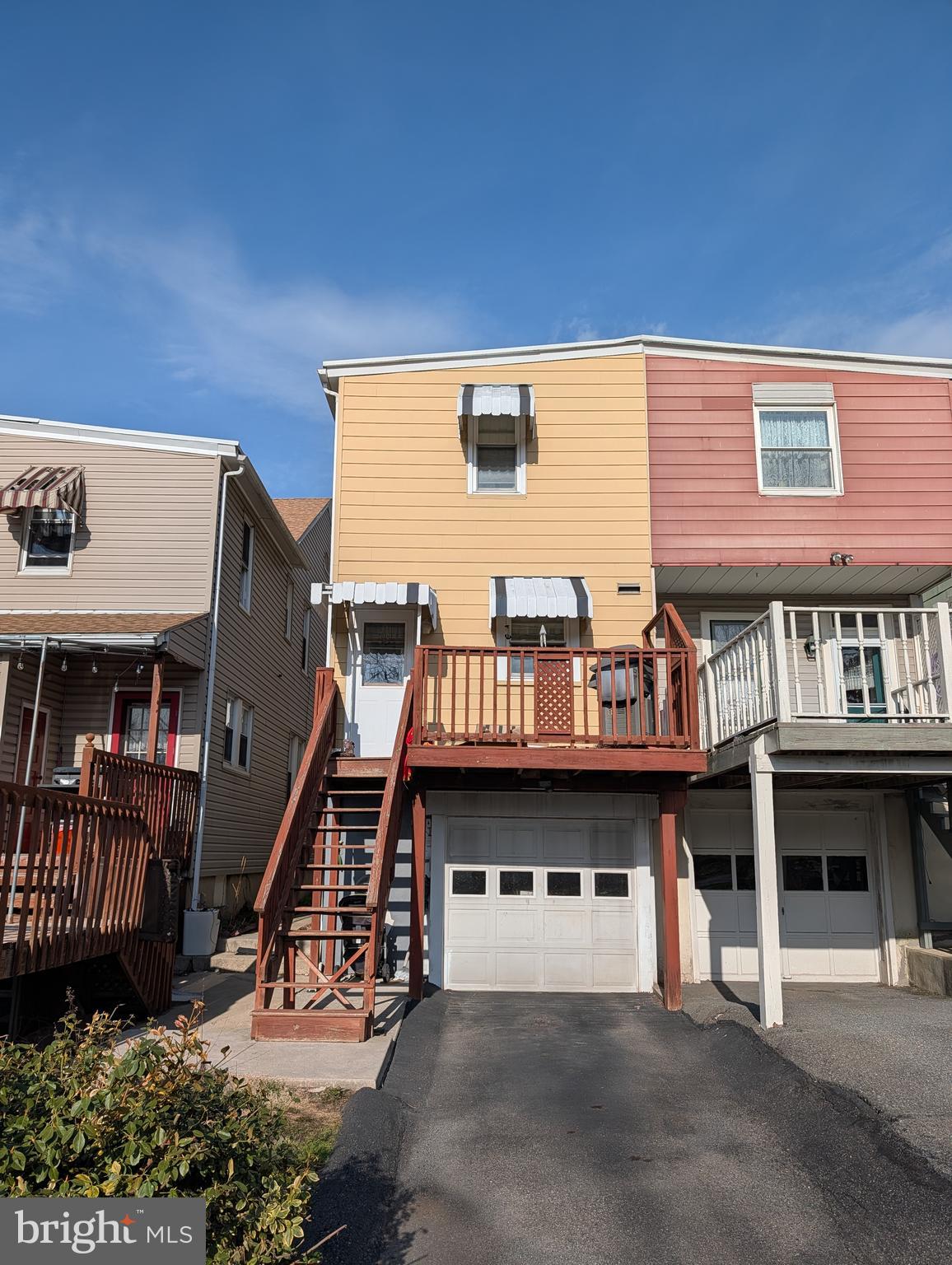 YORKVILLE - Residential