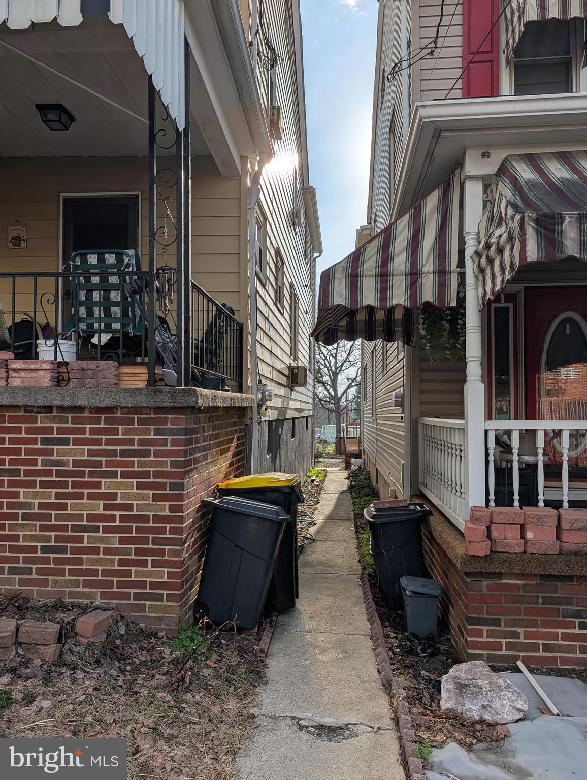 YORKVILLE - Residential