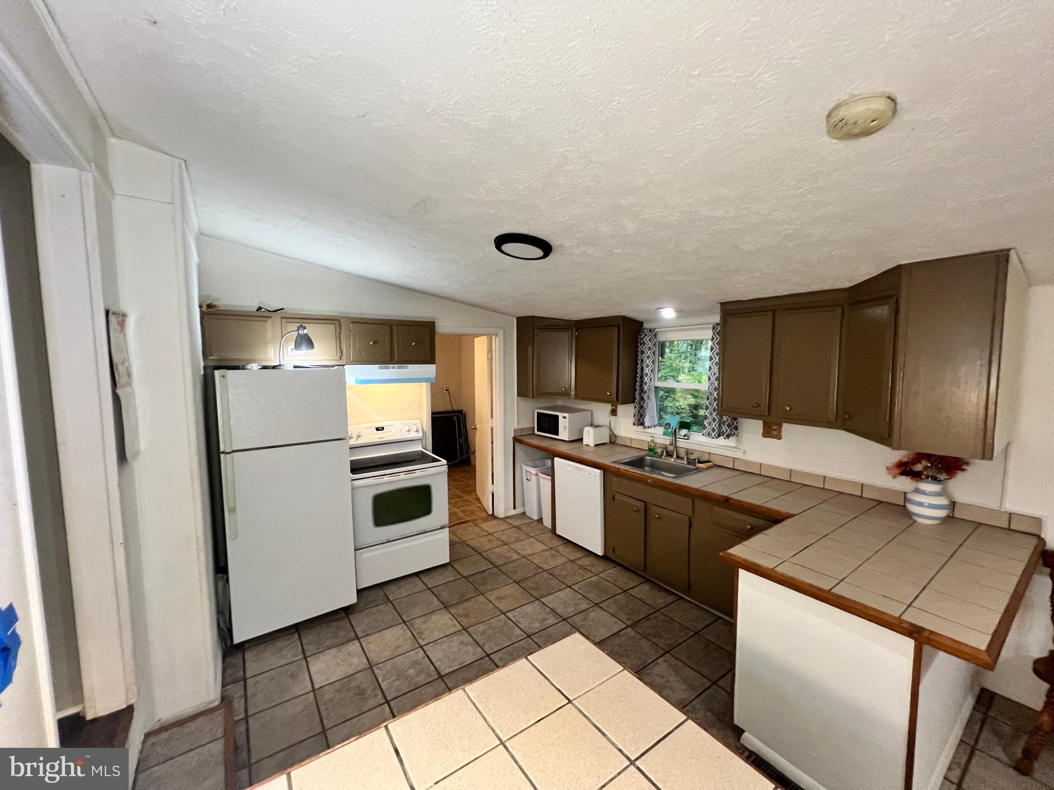 LAKE OF THE WOODS - Residential