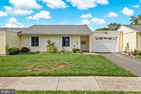 Condo For Sale - 25 Pitman Rd #B<br/> Middlesex County, MONROE TOWNSHIP, NJ 08831