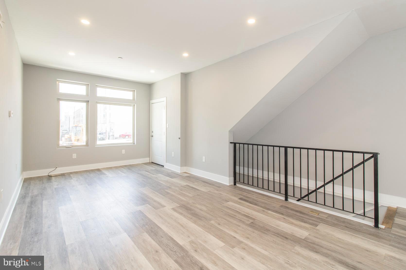 FRANCISVILLE - Residential Income