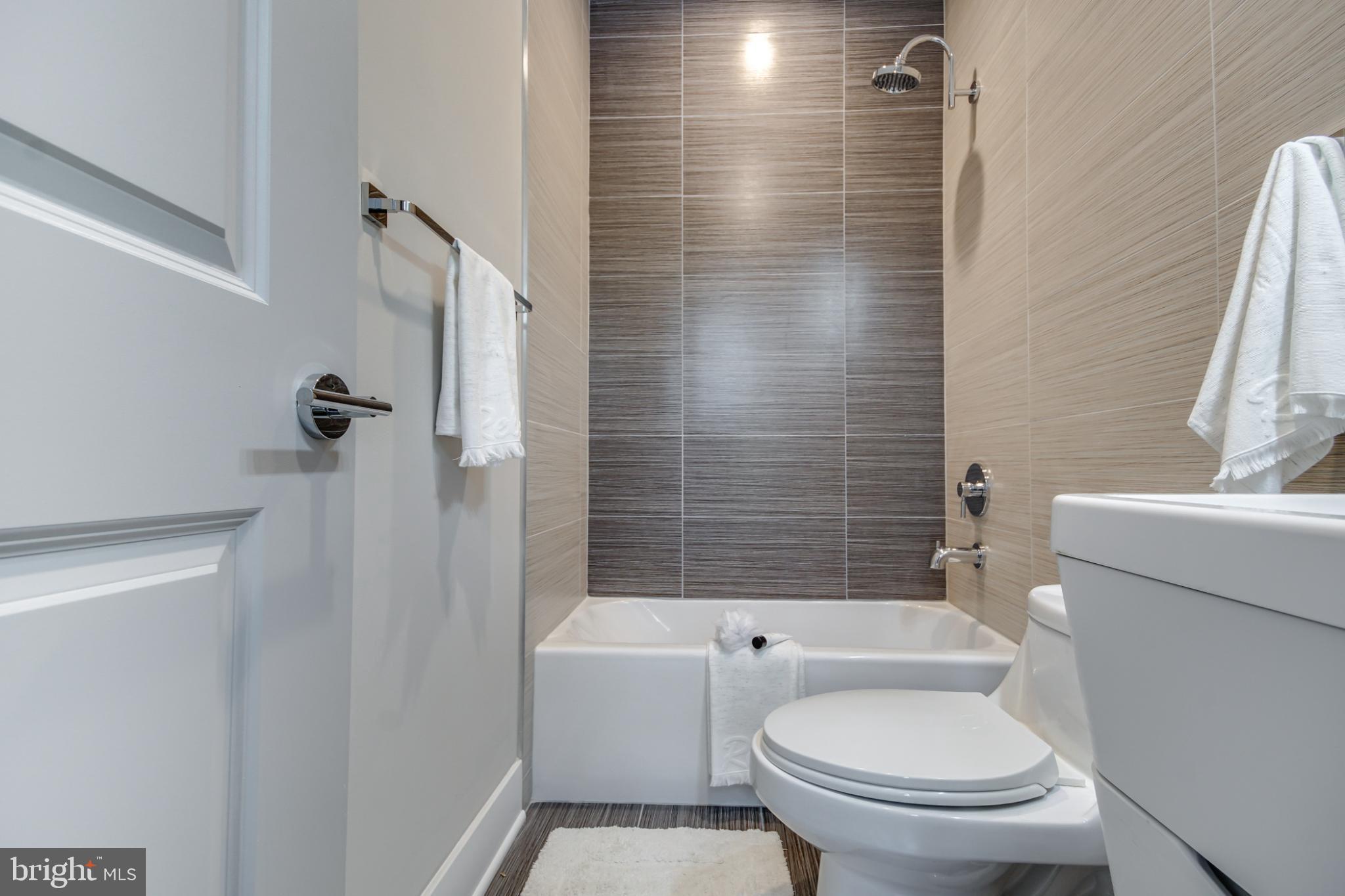 FRANCISVILLE - Residential Income