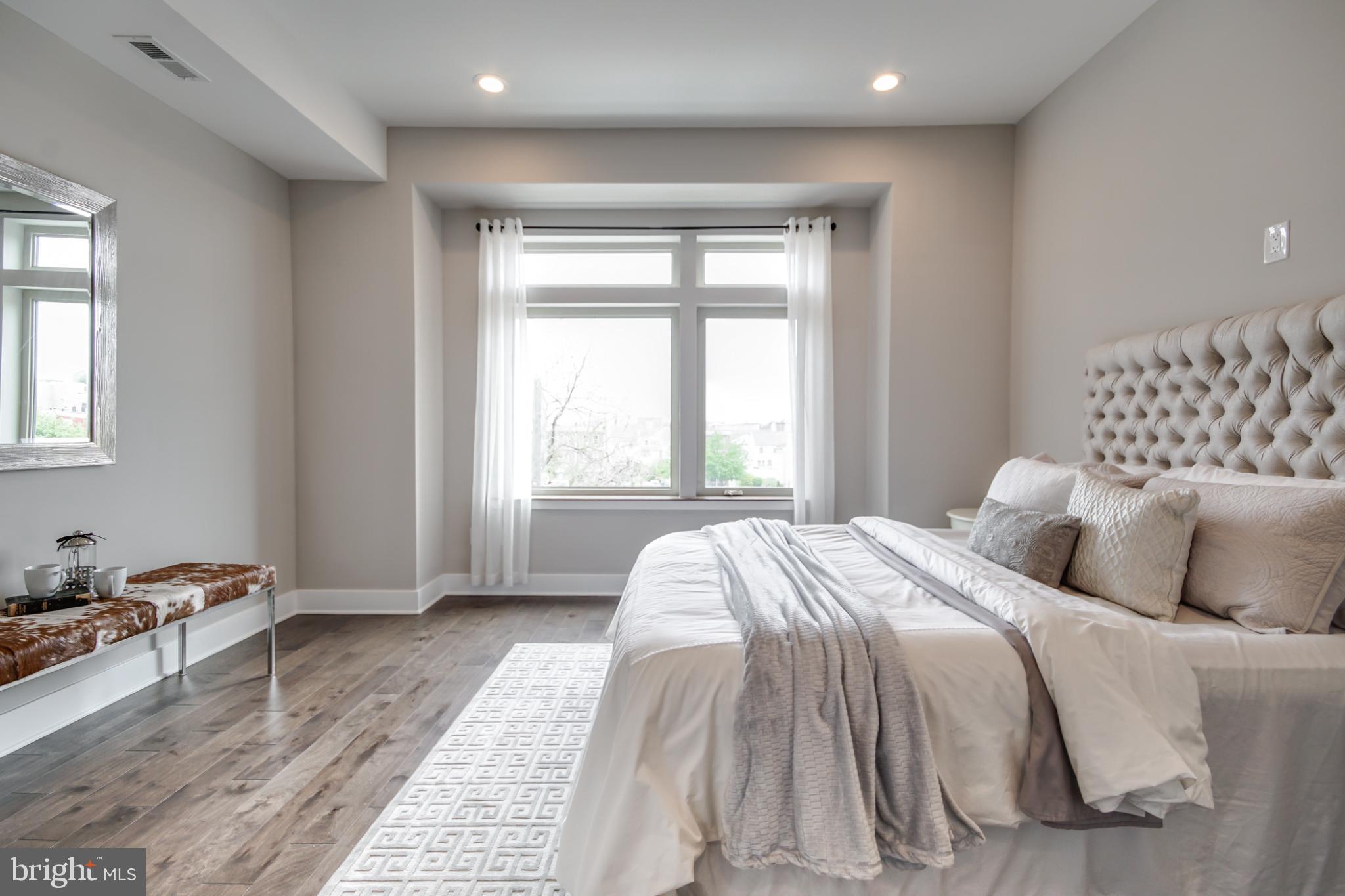 FRANCISVILLE - Residential Income