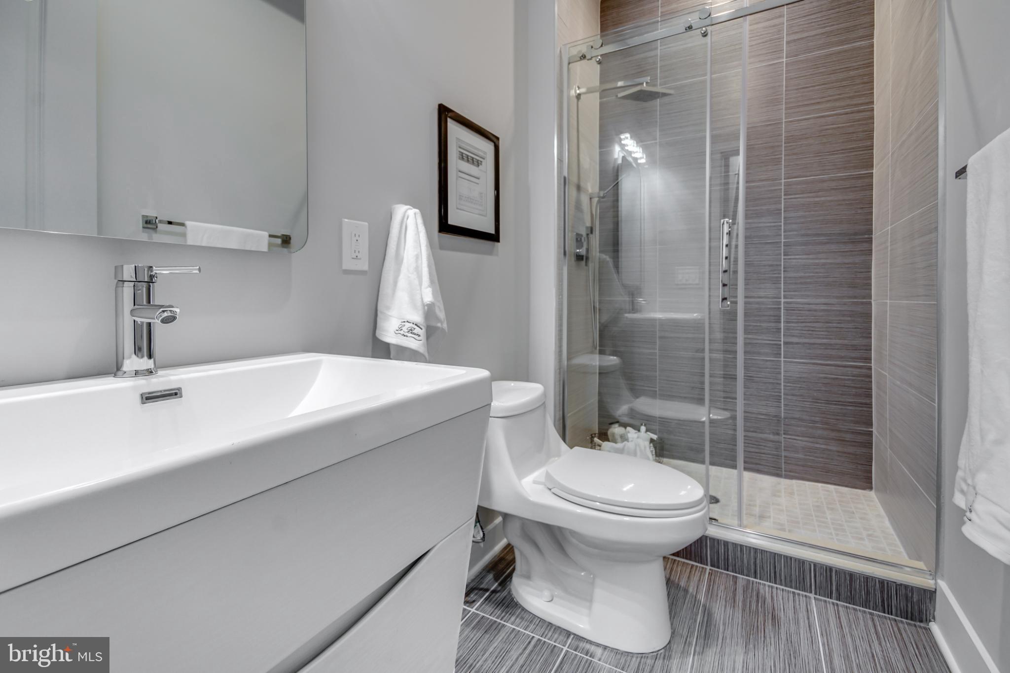 FRANCISVILLE - Residential Income