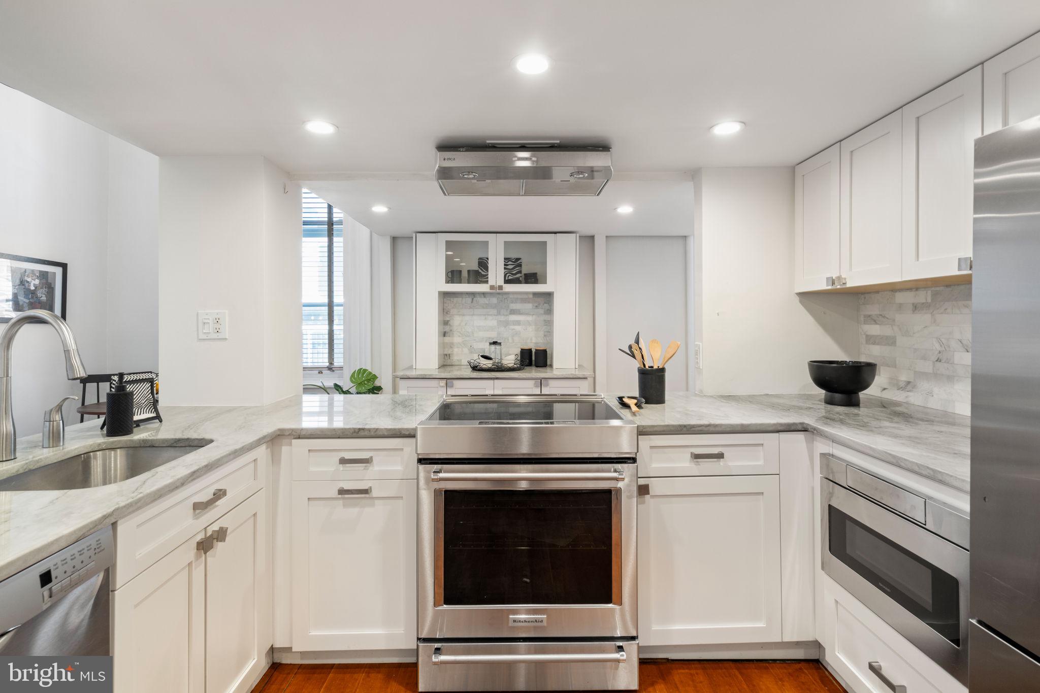 WASHINGTON SQ WEST - Residential