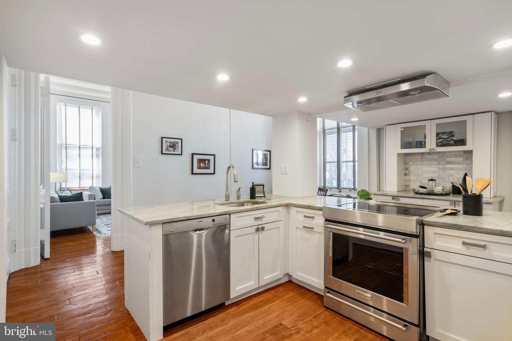 WASHINGTON SQ WEST - Residential