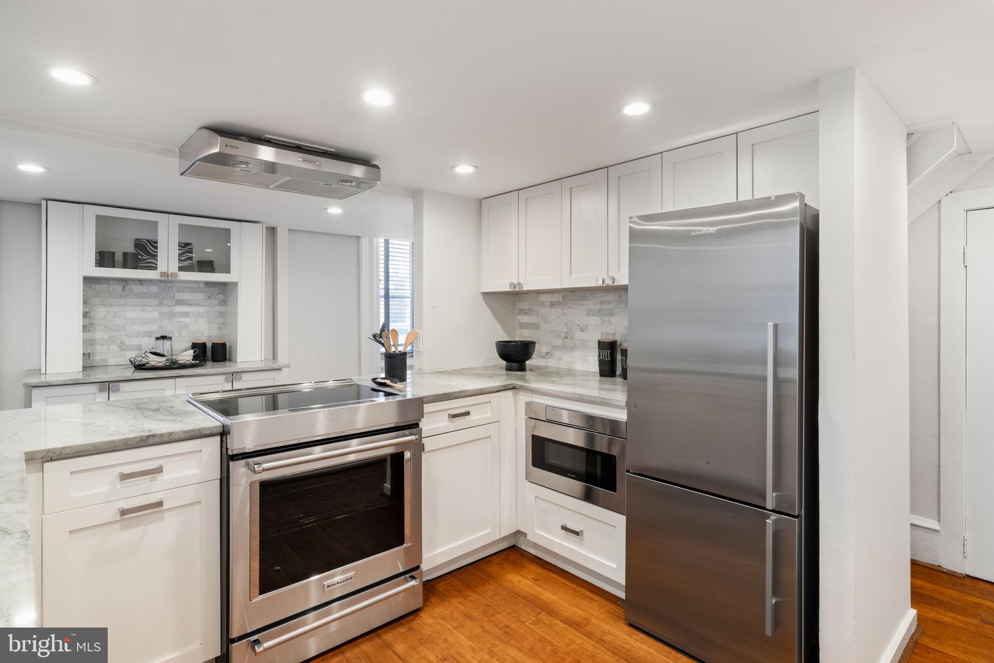 WASHINGTON SQ WEST - Residential