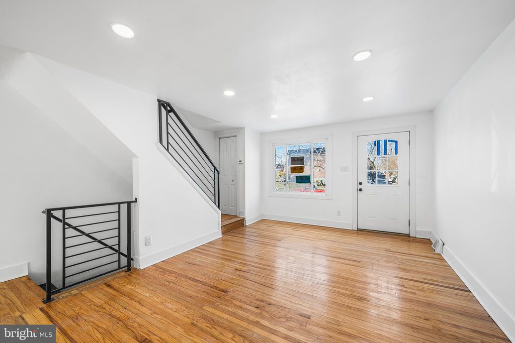 Photo of 1196 Taylor Drive, FOLCROFT, PA 19032 (MLS # PADE2107454)