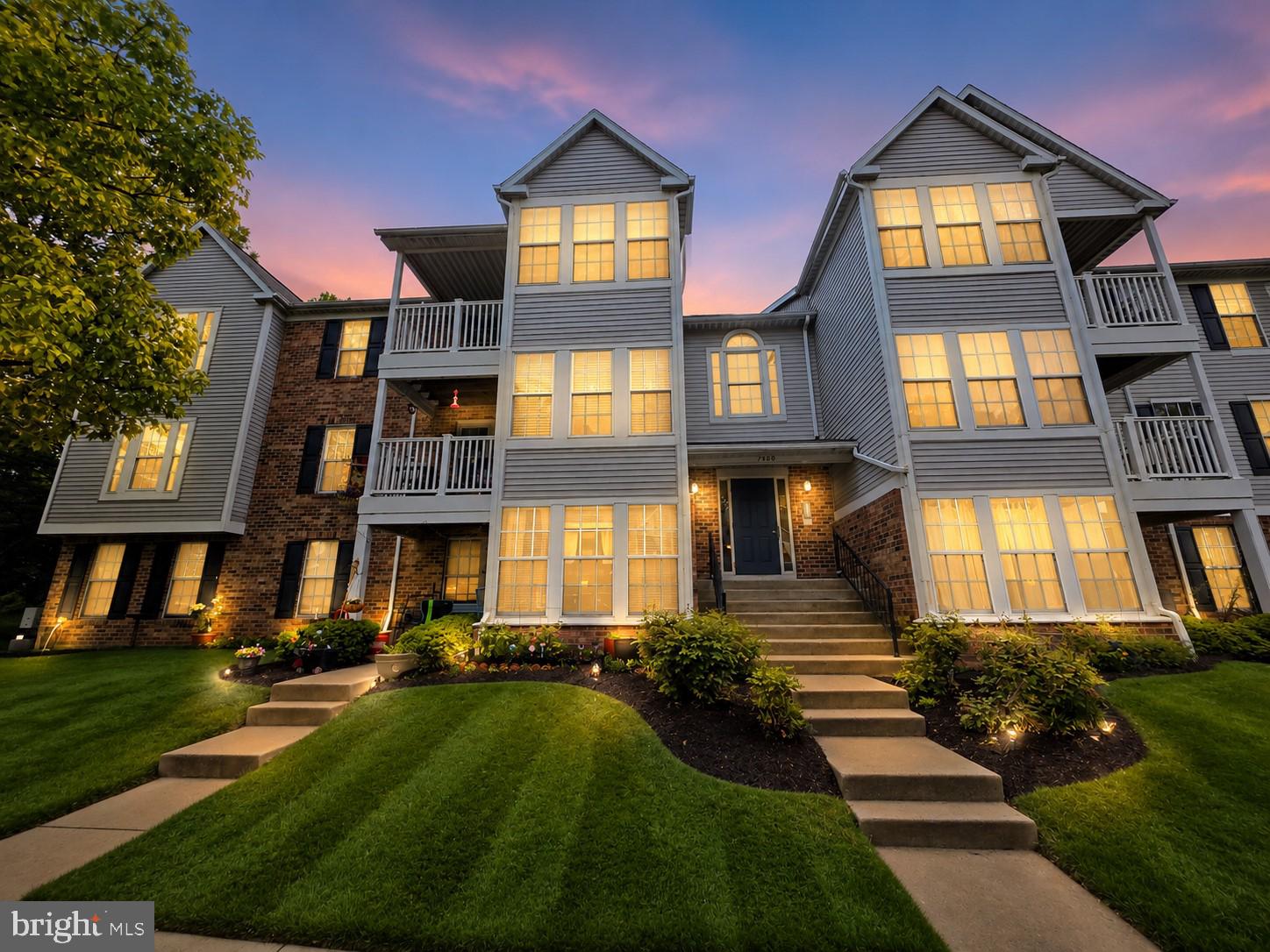WOODRIDGE MANOR - Residential