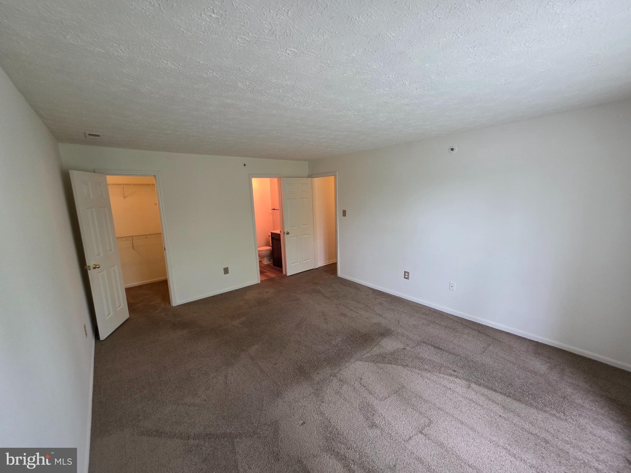 WOODRIDGE MANOR - Residential