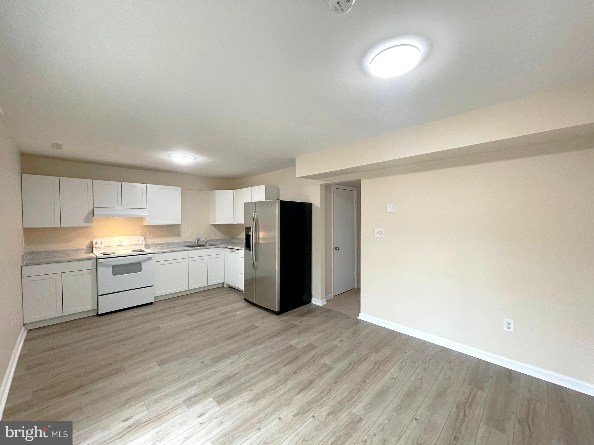 COLONY SQUARE - Residential Lease